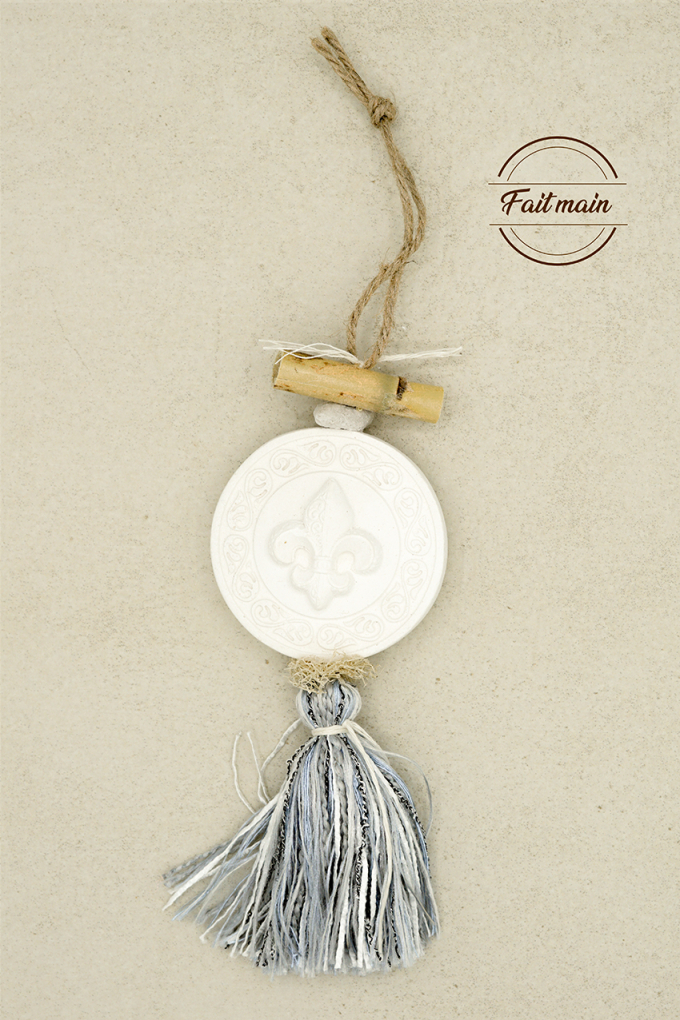 copy of TRESSE COEUR BLANC FLEUR DE COTON BOULE LAVANDE-MEDAILLON CIGALE PLATRE